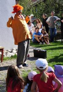 Clown Hugo im Montessori Kindergarten Frasdorf